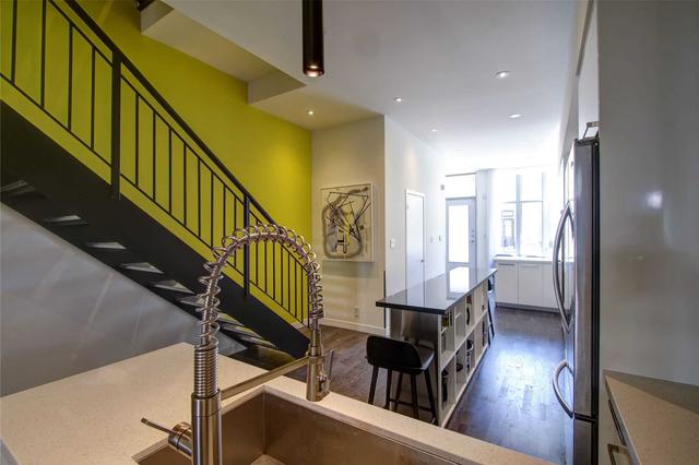 th3 - 23 Bright St, Townhouse with 3 bedrooms, 3 bathrooms and 1 parking in Toronto ON | Image 39