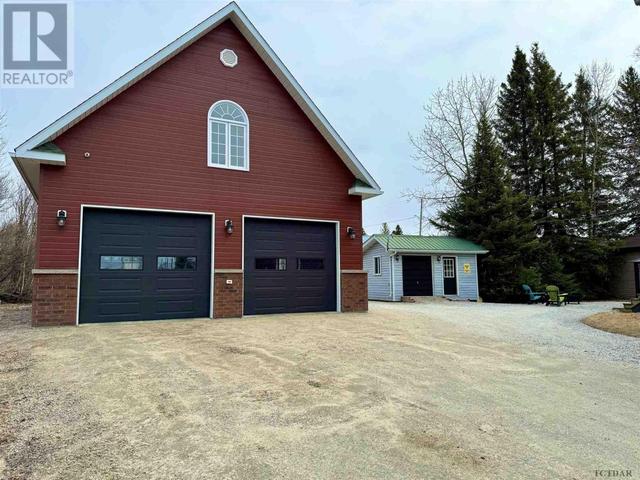 15 Superior St, House semidetached with 6 bedrooms, 2 bathrooms and null parking in Kapuskasing ON | Image 7
