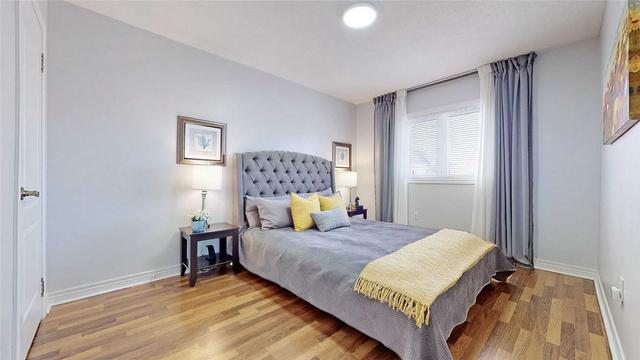80 Conover Ave, House detached with 4 bedrooms, 3 bathrooms and 4 parking in Aurora ON | Image 25