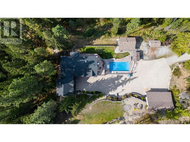 4444 June Springs Road, House detached with 5 bedrooms, 4 bathrooms and 12 parking in Central Okanagan BC | Image 2