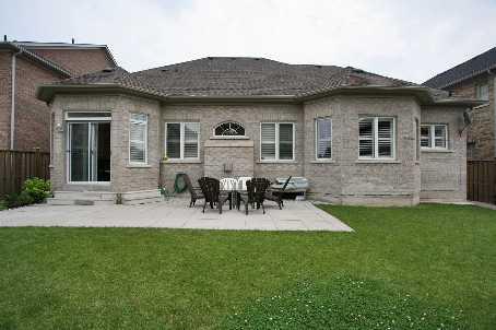 8 Valleycreek Dr, House detached with 5 bedrooms, 5 bathrooms and 6 parking in Brampton ON | Image 9