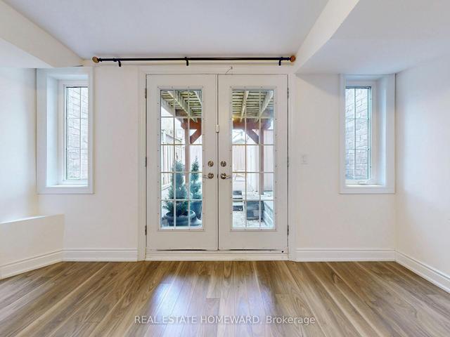 22 Oliver Mews, House attached with 3 bedrooms, 4 bathrooms and 2 parking in Toronto ON | Image 22