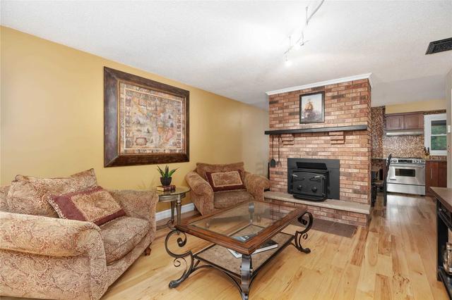 607 Mount St. Louis Rd, House detached with 3 bedrooms, 1 bathrooms and 12 parking in Oro Medonte ON | Image 3
