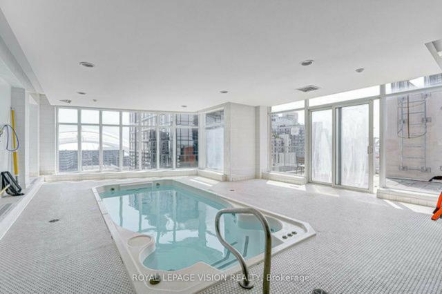 1726 - 250 Wellington St W, Condo with 1 bedrooms, 1 bathrooms and 1 parking in Toronto ON | Image 15