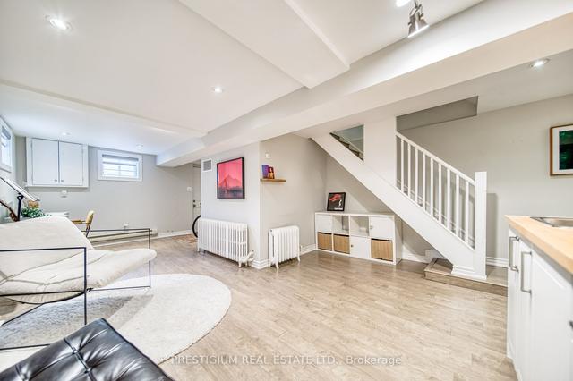 212 Broadway Ave, House detached with 3 bedrooms, 2 bathrooms and 1 parking in Toronto ON | Image 22