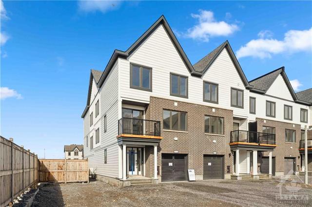 571 Woven Private, Townhouse with 2 bedrooms, 3 bathrooms and 2 parking in Ottawa ON | Image 2