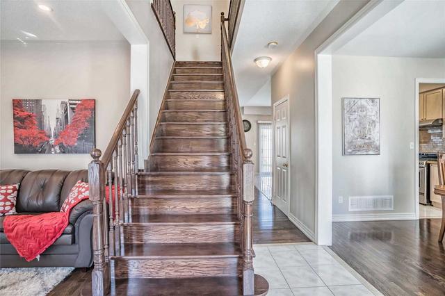 70 Seward Cres, House detached with 4 bedrooms, 4 bathrooms and 4 parking in Ajax ON | Image 35