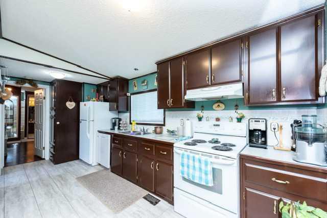 294 - 3223 83 Street Nw, Home with 3 bedrooms, 2 bathrooms and 2 parking in Calgary AB | Image 13