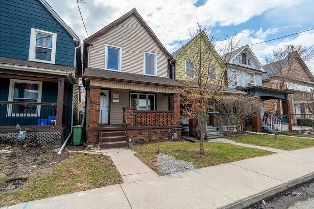 106 Clinton St, House detached with 2 bedrooms, 2 bathrooms and 2 parking in Hamilton ON | Image 1