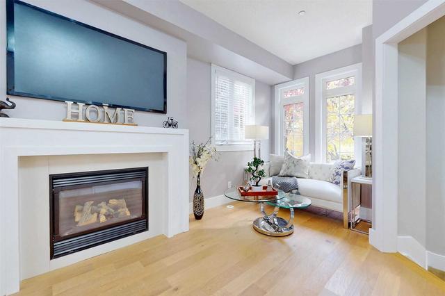15 Peelar Mews, House attached with 3 bedrooms, 3 bathrooms and 2 parking in Toronto ON | Image 34