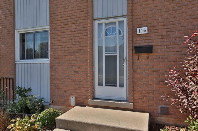 116 - 151 Gateshead Cres, Townhouse with 3 bedrooms, 2 bathrooms and 1 parking in Hamilton ON | Image 2