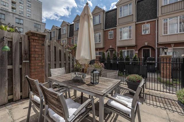 th #6 - 151 Merton St, Townhouse with 3 bedrooms, 3 bathrooms and 1 parking in Toronto ON | Image 4