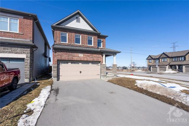 40 Tapadero Avenue, House detached with 4 bedrooms, 4 bathrooms and 4 parking in Ottawa ON | Image 2