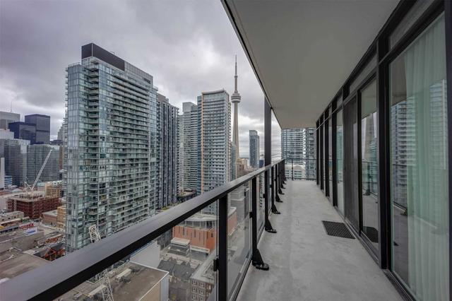 2509 - 125 Peter St, Condo with 2 bedrooms, 1 bathrooms and 1 parking in Toronto ON | Image 3