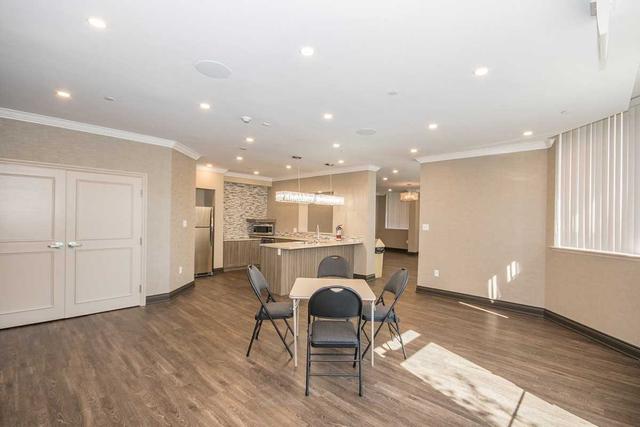 310 - 270 Davis Dr, Condo with 2 bedrooms, 2 bathrooms and 1 parking in Newmarket ON | Image 6