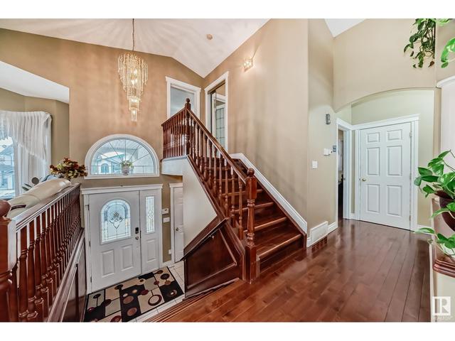 2916 151a Av Nw Nw, House detached with 5 bedrooms, 3 bathrooms and null parking in Edmonton AB | Image 3