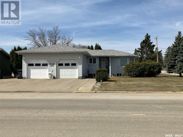 1125 1st Street W, House detached with 4 bedrooms, 3 bathrooms and null parking in Carrot River SK | Image 2