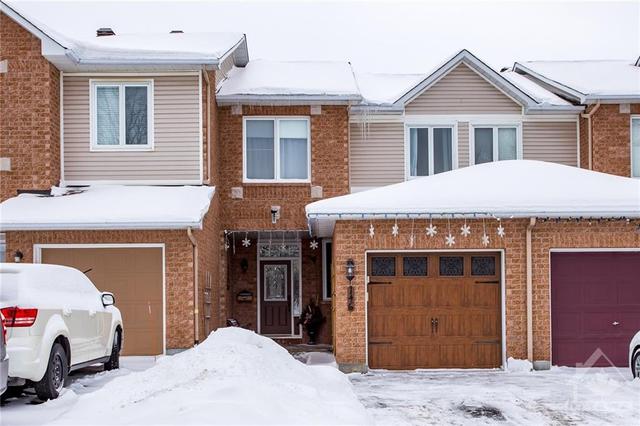 146 Grassy Plains Drive, Townhouse with 3 bedrooms, 3 bathrooms and 3 parking in Ottawa ON | Image 1