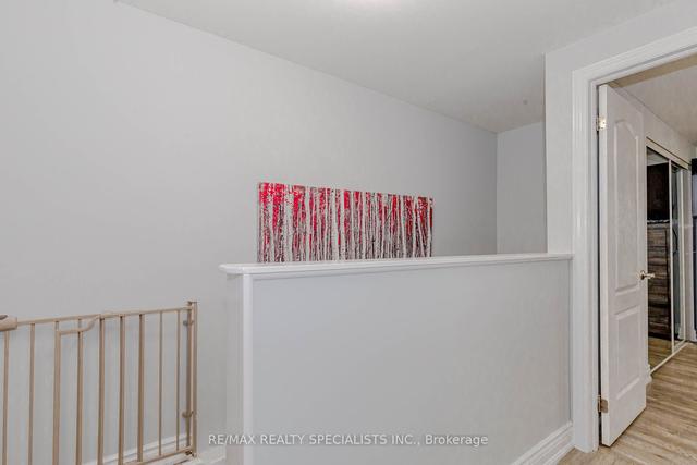 36 Carleton Pl, Townhouse with 3 bedrooms, 2 bathrooms and 2 parking in Brampton ON | Image 14