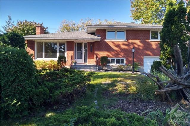 1250 Stanton Road, House detached with 4 bedrooms, 3 bathrooms and 5 parking in Ottawa ON | Image 1