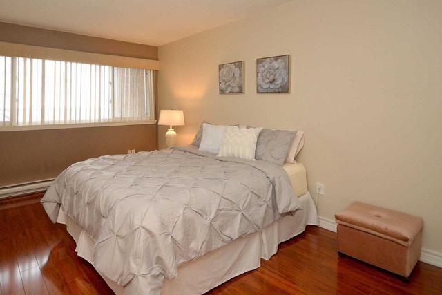 305 - 3055 Tomken Rd, Townhouse with 2 bedrooms, 1 bathrooms and 1 parking in Mississauga ON | Image 2