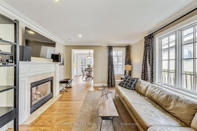 218 Yonge Blvd, House detached with 3 bedrooms, 4 bathrooms and 4 parking in Toronto ON | Image 3