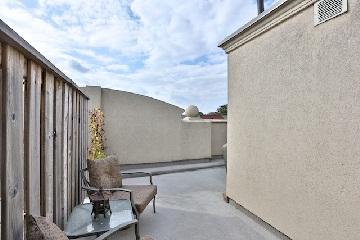 th6 - 88 Carr St, Townhouse with 2 bedrooms, 1 bathrooms and 1 parking in Toronto ON | Image 9