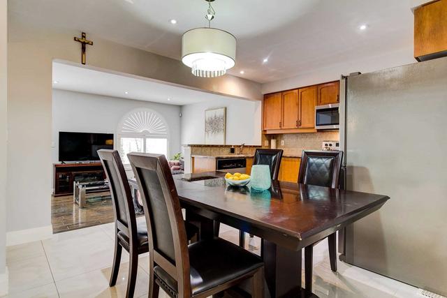 57 Jonathon Crt, House semidetached with 3 bedrooms, 2 bathrooms and 3 parking in Hamilton ON | Image 3