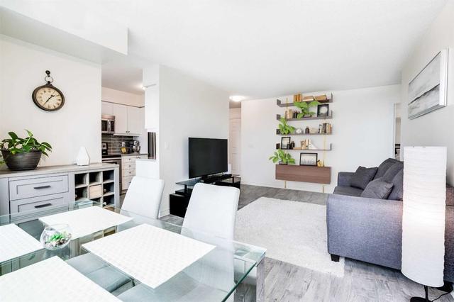 1207 - 25 Lower Simcoe St, Condo with 2 bedrooms, 2 bathrooms and 1 parking in Toronto ON | Image 1