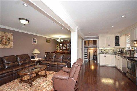 2374 Padstow Cres, House semidetached with 4 bedrooms, 2 bathrooms and 5 parking in Mississauga ON | Image 5