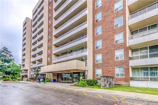 1013 - 31 Four Winds Dr, Condo with 3 bedrooms, 2 bathrooms and 1 parking in Toronto ON | Image 1