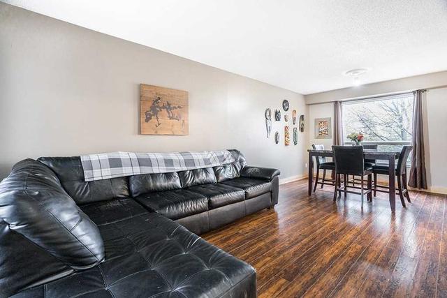 43 Garden Dr, House detached with 3 bedrooms, 2 bathrooms and 5 parking in Barrie ON | Image 2