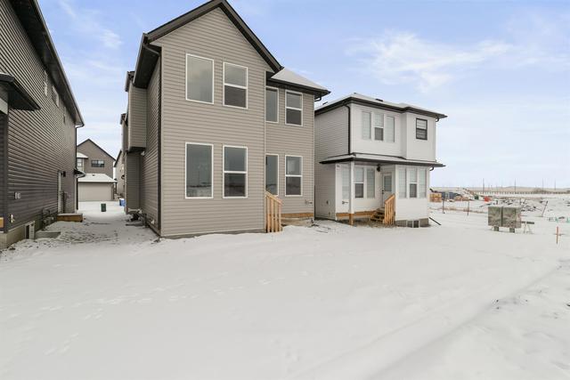 27 Copperhead Way Se, House detached with 3 bedrooms, 2 bathrooms and 4 parking in Calgary AB | Image 45