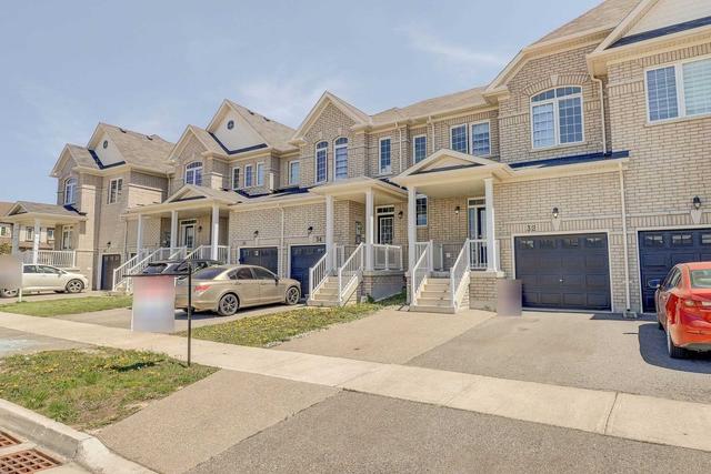 32 Daniele Cres, House attached with 3 bedrooms, 3 bathrooms and 3 parking in Bradford West Gwillimbury ON | Image 1