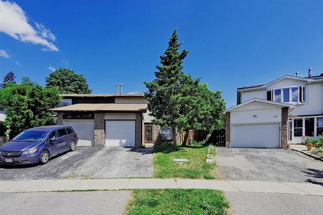 58 Bushmills Sq, House semidetached with 3 bedrooms, 3 bathrooms and 3 parking in Toronto ON | Card Image