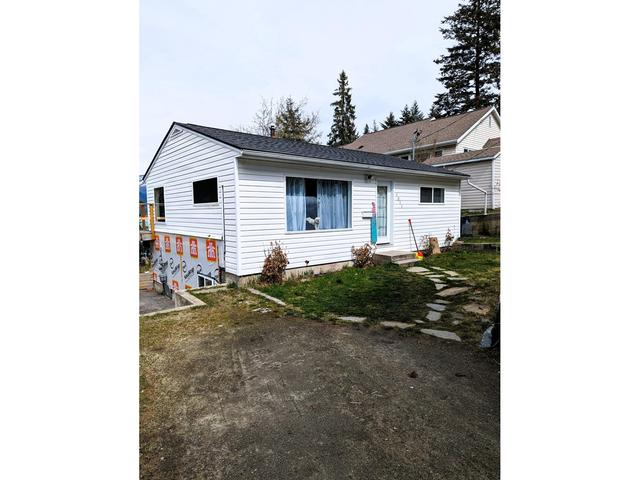 1011 Gordon Street, House detached with 3 bedrooms, 1 bathrooms and null parking in Nelson BC | Image 1