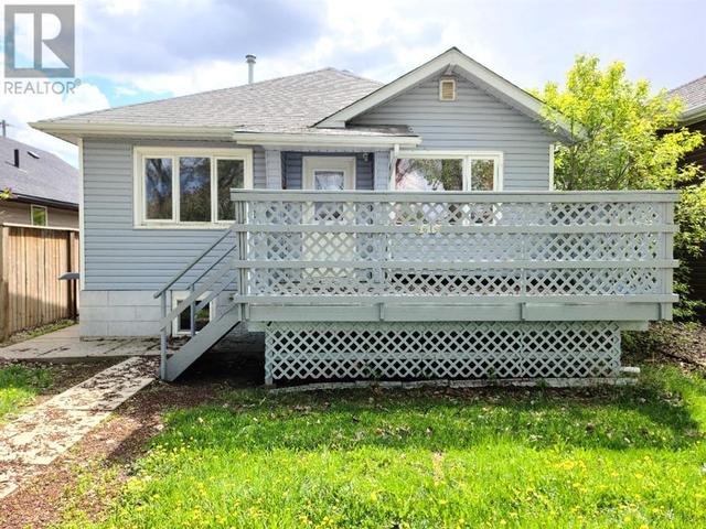 9619 95 Avenue, House detached with 4 bedrooms, 2 bathrooms and 2 parking in Peace River AB | Card Image