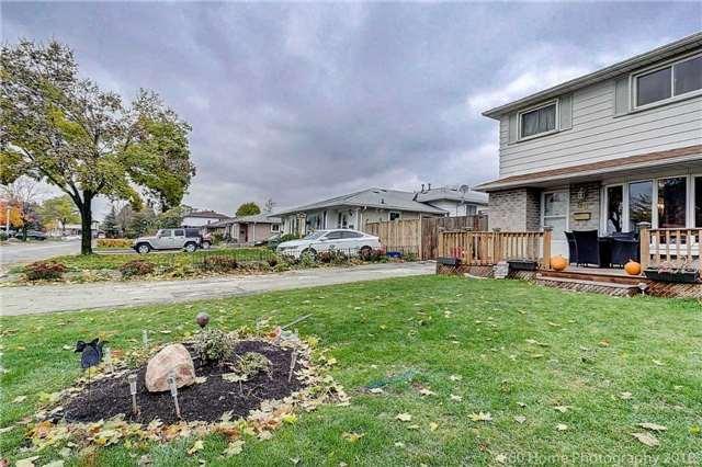 80 Juniper Cres, House semidetached with 4 bedrooms, 2 bathrooms and 4 parking in Brampton ON | Image 2