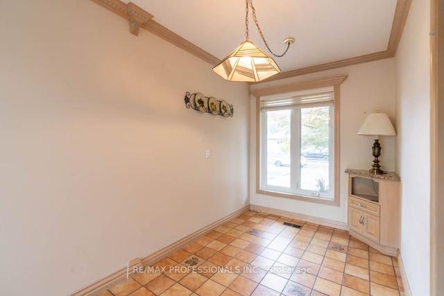8 Telco Cres, House detached with 3 bedrooms, 2 bathrooms and 5 parking in Toronto ON | Image 7