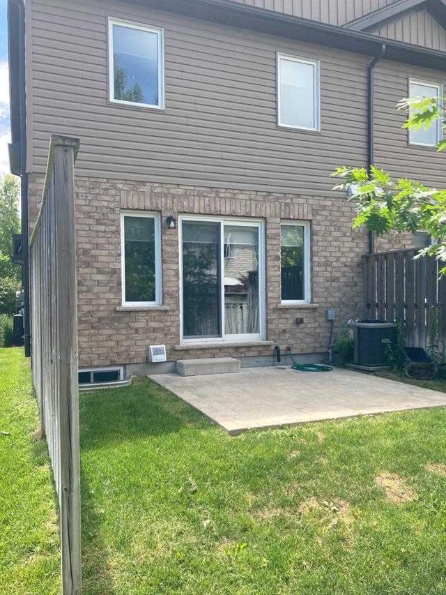 71 Arlington Cres, House attached with 3 bedrooms, 3 bathrooms and 2 parking in Guelph ON | Image 27