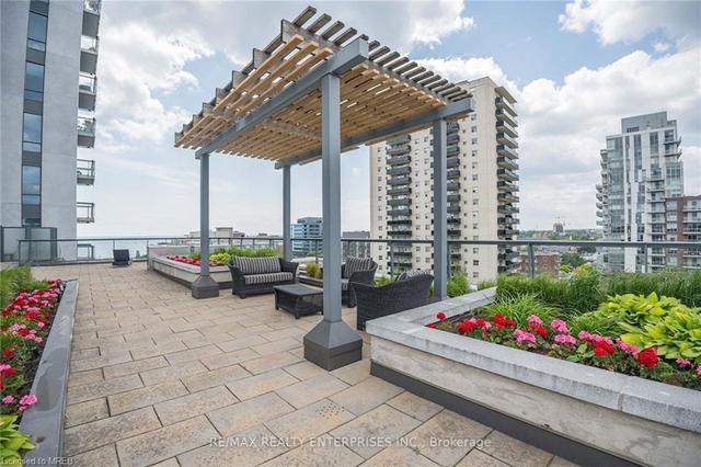 7th Floor Terrace with Lake Views | Image 31