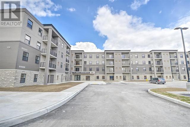 401 - 207 Brock, Condo with 2 bedrooms, 2 bathrooms and null parking in Amherstburg ON | Image 4