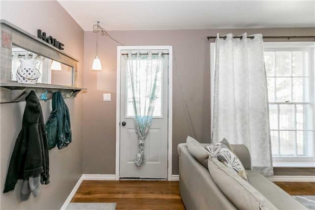 11 47th St S, House detached with 2 bedrooms, 1 bathrooms and 5 parking in Wasaga Beach ON | Image 3