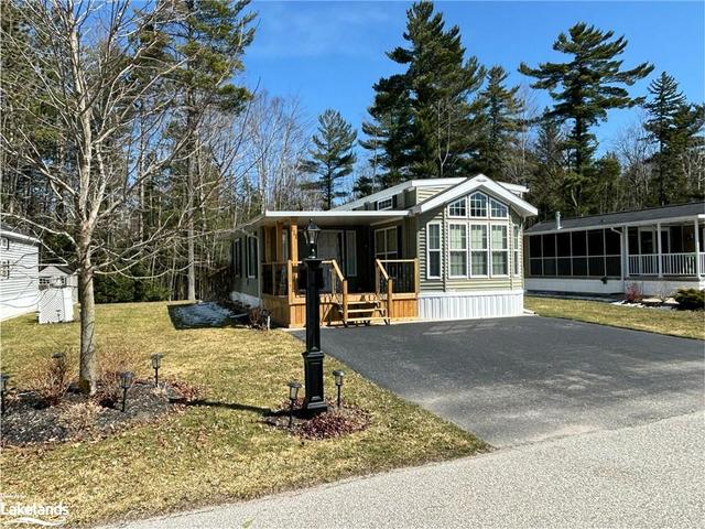 111 Madawaska Trail, House detached with 2 bedrooms, 1 bathrooms and 2 parking in Wasaga Beach ON | Image 12