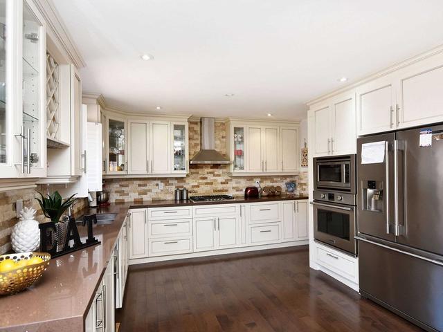 9 Heartleaf Cres, House detached with 4 bedrooms, 5 bathrooms and 6 parking in Brampton ON | Image 9