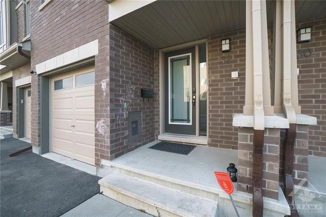 32 Barn Swallow Private, Townhouse with 3 bedrooms, 3 bathrooms and 2 parking in Ottawa ON | Image 3
