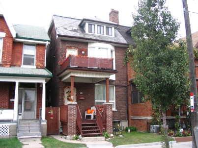 104 Lansdowne Ave, House semidetached with 4 bedrooms, 2 bathrooms and 2 parking in Toronto ON | Image 1