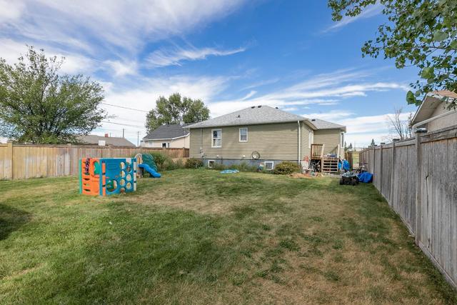 110 2nd Street, House detached with 4 bedrooms, 2 bathrooms and 3 parking in Lethbridge County AB | Image 20