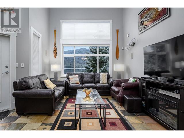 302 - 302 Mara Lake Lane, Condo with 3 bedrooms, 3 bathrooms and 2 parking in Sicamous BC | Image 11
