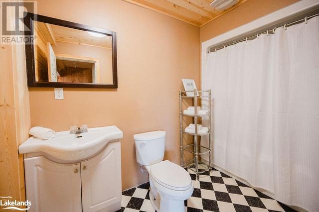 Guest Lodge 4 Piece Bathroom | Image 42